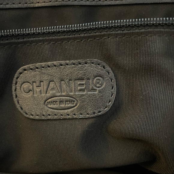 Authentic Chanel Vintage Black CC Turn-lock Leather Satchel - Picture 8 of 13